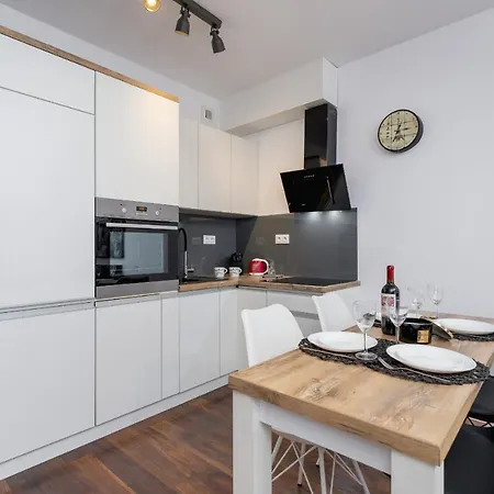 Zablocie Pet-Friendly Slusarska Apartment By Noclegi Renters Cracovia Esterno foto